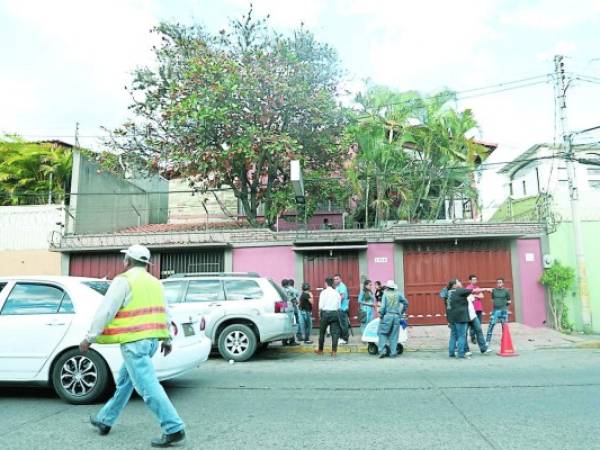 A puertas cerradas fueron velados los restos de Héctor Palada Medrano.