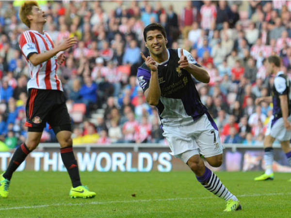 Luis Suárez celebrando uno de sus goles contra el Sunderland.