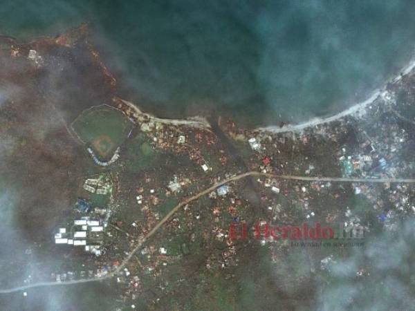 Iota también dejó daños en Sudamérica. Esta imagen satelital divulgada por Maxar Technologies muestra la parte noroeste de la pequeña isla colombiana de Providencia después del paso del huracán Iota. Foto: Agencia AFP.