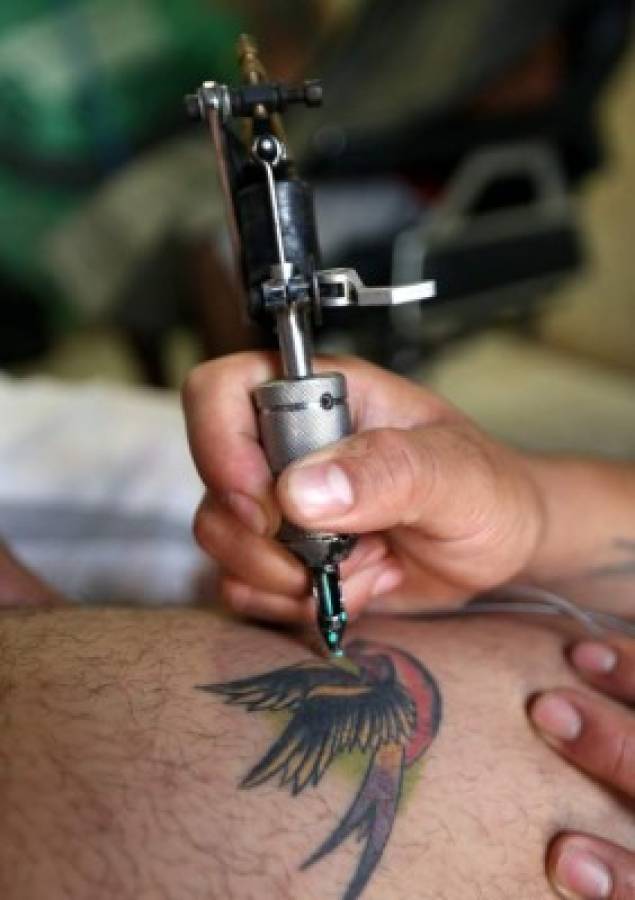 Salud realizará operativos para regular a los centros de tatuajes