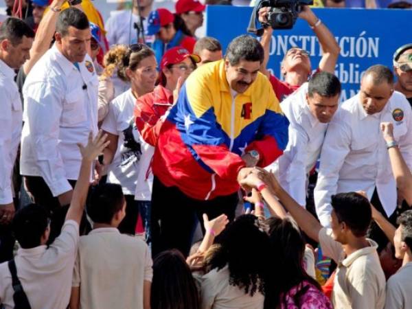 'No me retracto ni una palabra, ni una coma', añadió este lunes Maduro al referirse de manera indirecta a la reacción de España.