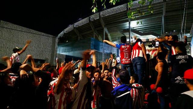 Las trágicas batallas campales entre barras y sanciones en la Liga MX