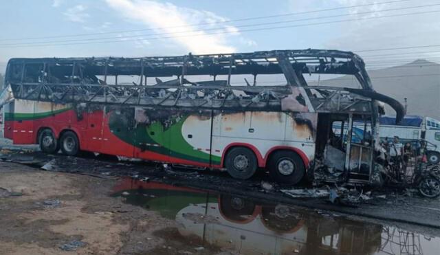 Impactantes imágenes tras choque entre bus y mototaxi en Perú; hay 10 muertos