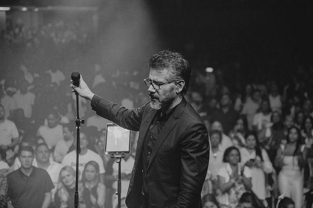 ¿Qué ha sido de Jesús Adrián Romero, el cantante de música cristiana?