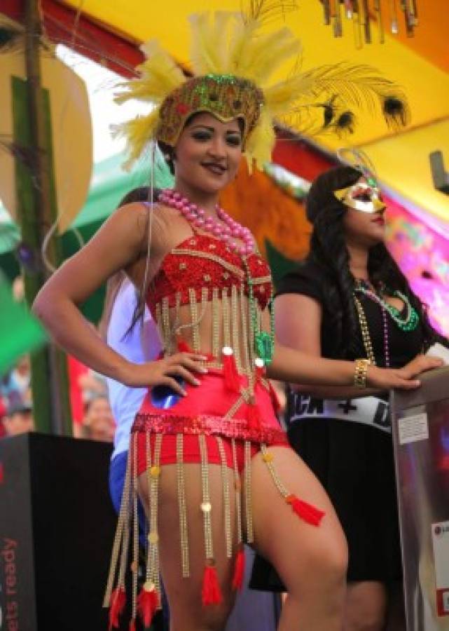 Una verdadera fiesta se vivió en el carnaval de La Ceiba