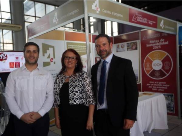 Patrocinadores: José Roberto Paz, Merly Pineda y Roger Falkentein.