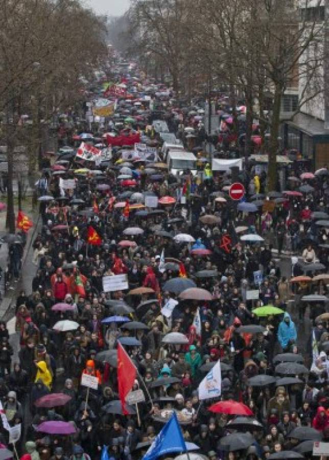 Huelgas y manifestaciones en Francia contra política del presidente Hollande  