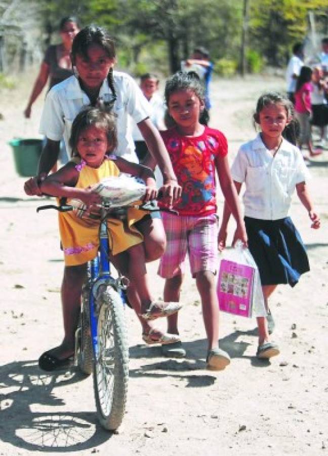 En El Matearal inicia jornada de solidaridad de 'La Maratón del Saber'