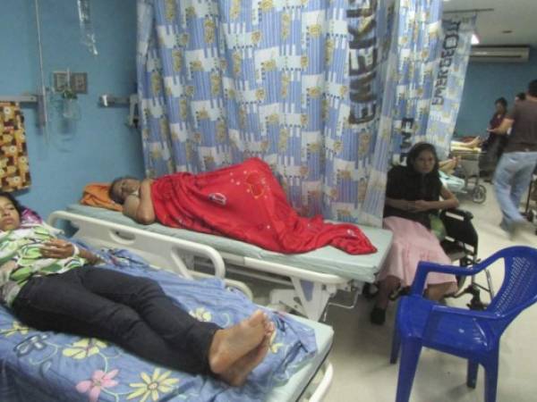 Pacientes con chikungunya son atendidos en un centro hospitalario de Honduras.