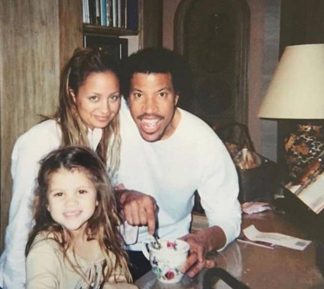 El drama detrás de Lionel Richie al adoptar a su hija Nicole: su padre la llevaba al concierto porque nadie quería cuidarla