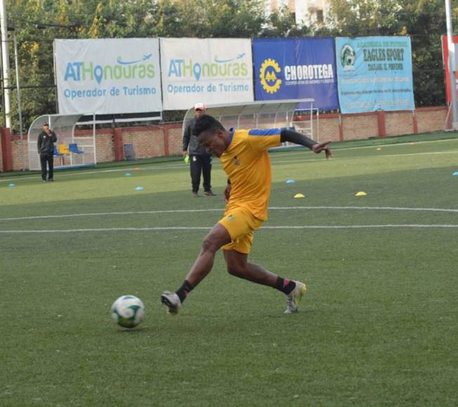 Hondureño se va al extranjero, Olimpia prepara bombazos y legionario regresa