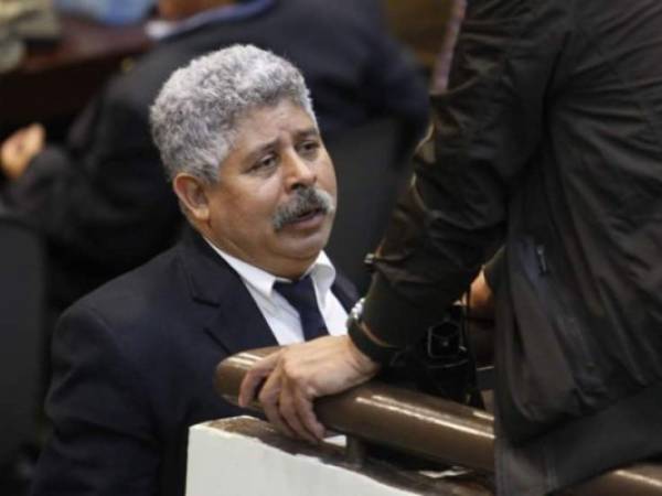 El exvicepresidente del Congreso Nacional ha sido querellado en los tribunales de justicia y se ha visto envuelto en diversos escándalos por su carácter y lenguaje soez.