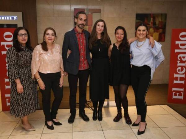 Glenda Estrada, Ileana López, José Carlos Balaguer, Inma López, Jessica Guifarro y Rosa Montoya.