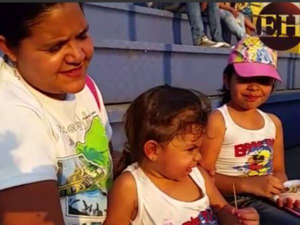 Saludos a los míos desde el estadio Nacional en Tegucigalpa.