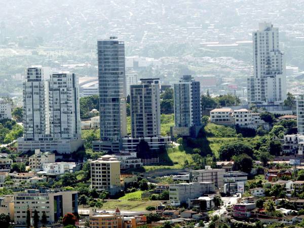 En los últimos años la ciudad de Tegucigalpa ha mostrado un amplio desarrollo en infraestructura, Comayagüela avanza lento.