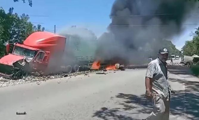 Impactantes imágenes del accidente en carretera a La Ceiba que segó la vida de un hombre