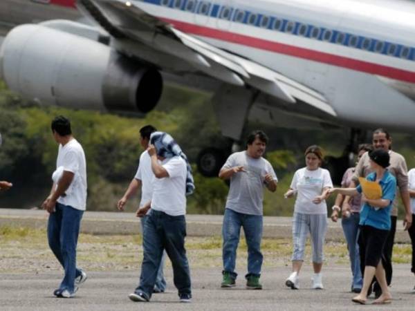 El hondureño para evitar ser detectado, viajó a Guatemala y cruzó la frontera hacia el país por tierra