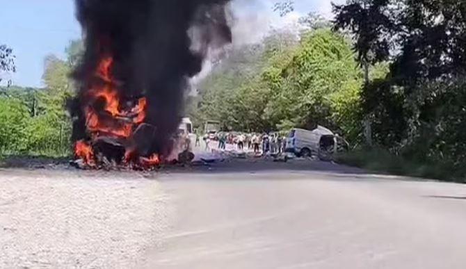 Impactantes imágenes del accidente en carretera a La Ceiba que segó la vida de un hombre