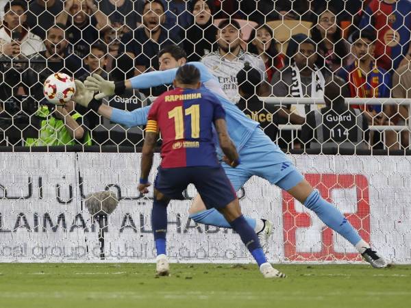 Barcelona humilló al Real Madrid y se coronó campeón de la Supercopa de España