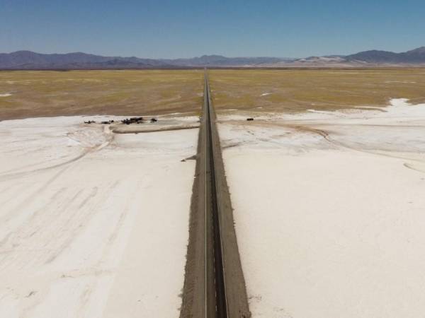 Las comunidades agrícolas de este rincón de Sudamérica, azotado por la sequía, temen por su medio de vida ante la demanda de agua que ocupan las plantas de Litio.