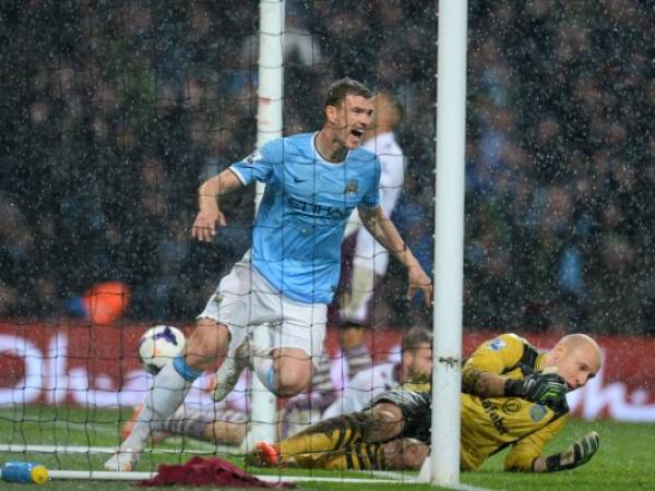 Edin Dzeko fue el héroe del Manchester City en el duelo ante Aston Villa.