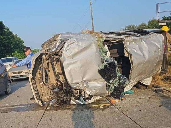 Seis miembros de una misma familia, entre ellos una niña de 11 años y una señora de 82, resultaron con heridas graves luego de sufrir un volcamiento en la carretera CA-13, cuando transitaban por La Lima, Cortés, y una llanta del vehículo explotó provocando el percance que pudo haber sido fatal.