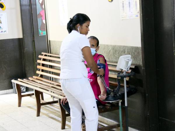 Hasta agosto, el dengue había acabado con la vida de más de 140 hondureños. Pese a su gravedad, Salud utilizó reactivos vencidos para realizar exámenes de sangre.