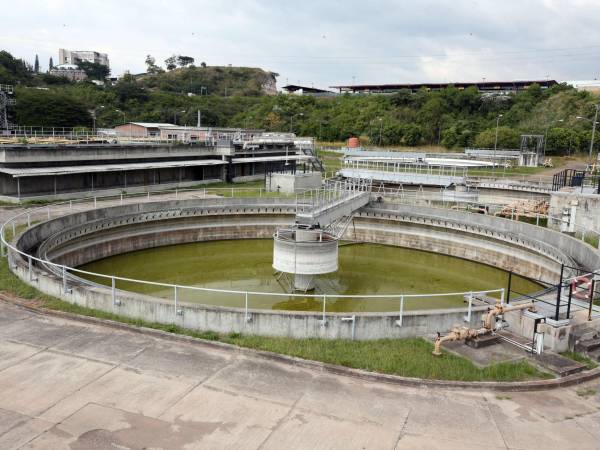 El trabajo de la planta de tratamiento en la colonia San José de la Vega es insuficiente y apenas opera al 10% de su capacidad.