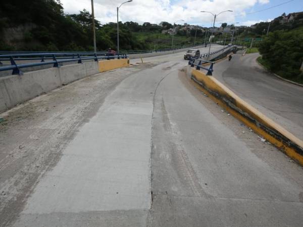 Con toda normalidad pueden circular los conductores por este ramal de la vía rápida.