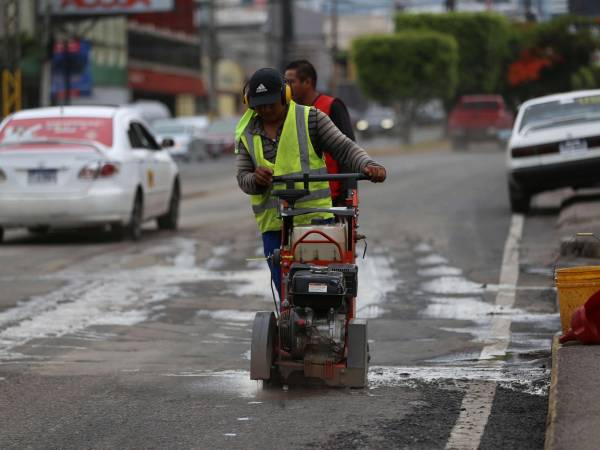 El arreglo de calles se hace una cuadra abajo de la Iglesia La Guadalupe.