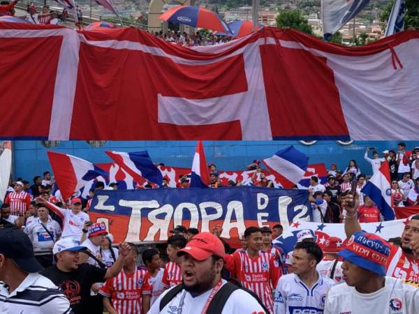 Olimpia se mide a las 4:00 de la tarde ante el Génesis de Comayagua, pero los aficionados albos se han acercado al estadio Nacional desde muy temprano y en un gran número