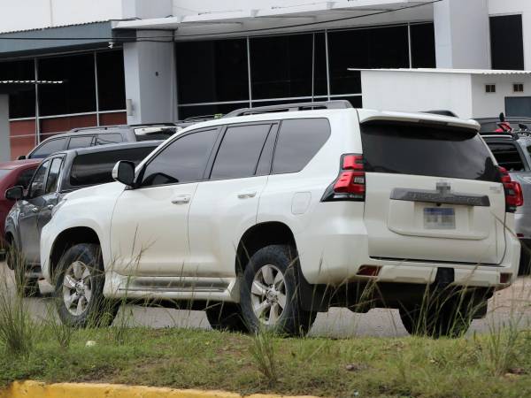 La Secretaría en el Despacho de Seguridad licita el alquiler millonario de camionetas blindadas.