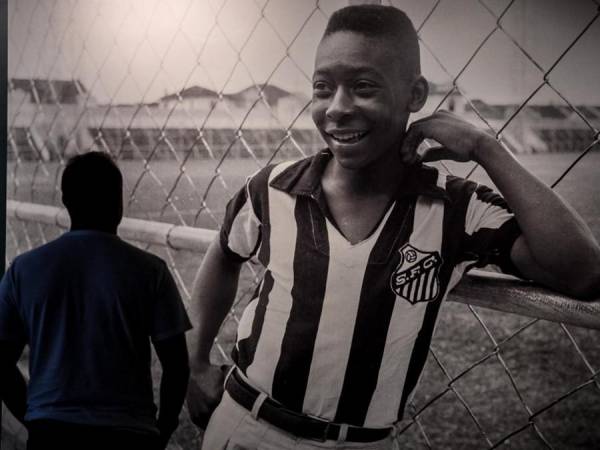 Estas son las principales fechas que marcaron la vida del ‘Rey’ Pelé, considerado el mejor jugador de la historia del fútbol, fallecido este jueves a los 82 años.