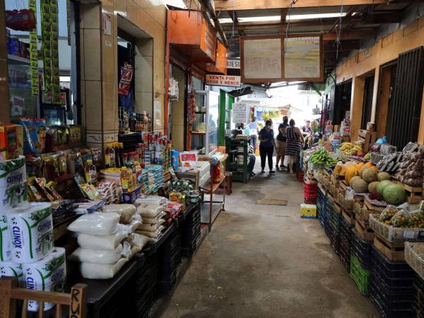 Los mercados capitalinos están preparados para recibir la visita de los compradores que buscan llevar algo a sus pueblos o casas.