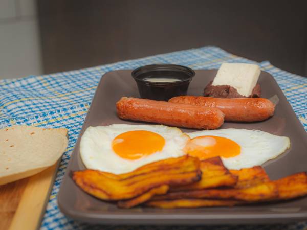 Comienza bien el día con un delicioso desayuno típico