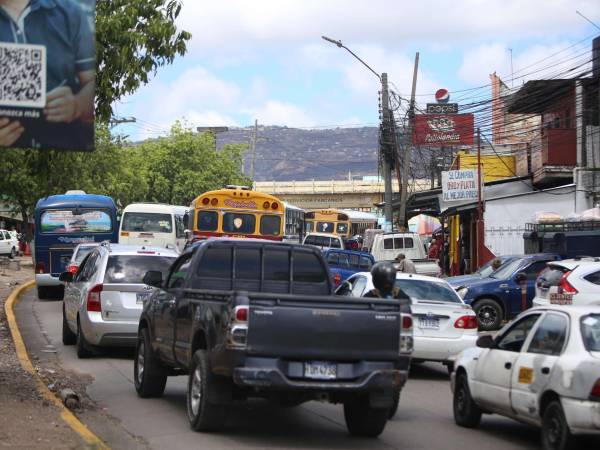 Así lucen en un día normal las calles del Zonal Belén; no hubo presencia policial ni de tránsito.