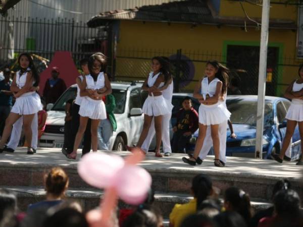 Los niños participaron en actividades artísticas y juegos.