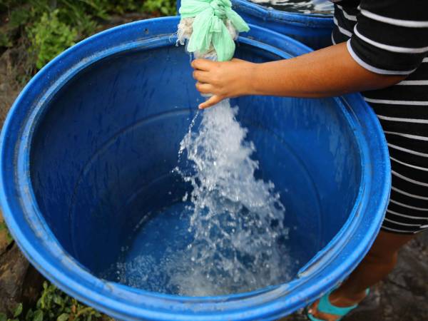 Varias personas estuvieron dos días bajo los efectos de estos químicos, y algunas decidieron comprar agua debido a la contaminación.