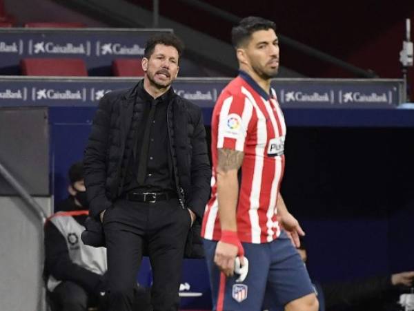 El técnico rojiblanco volvió a alabar a Luis Suárez, cuyas prestaciones han ayudado a afianzar al Atlético de Madrid como líder del campeonato español. Foto: Agencia AFP.