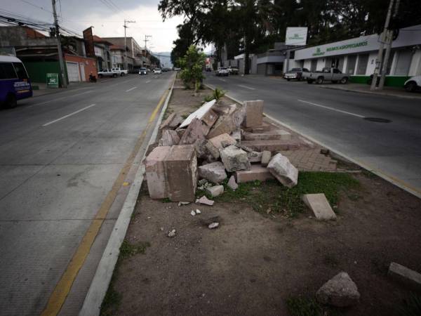 Autoridades lamentan que los capitalinos no tengan conciencia histórica y no ayuden a preservar el patrimonio.