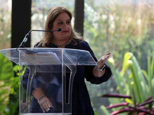 “Hay que enseñarles a que hagan un cambio de hábitos para cuidar al medio ambiente, como dejar de generar basura y reutilizar materiales que se tardarían siglos en destruirse”, dijo Juanita Larach.