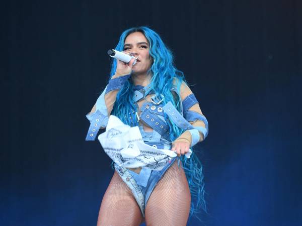 Karol G se llevó seis galardones, entre ellos el de artista del año, artista favorito urbano y el del álbum del año por “KG0516”.