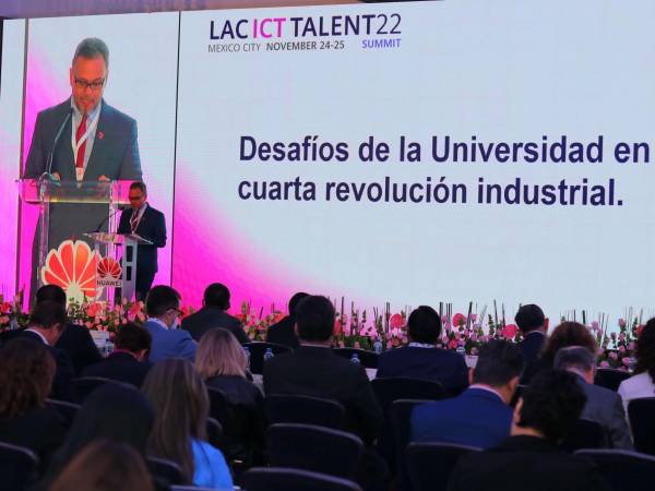 La capacitación tecnológica de alumnos y docentes es uno de los desafíos de Latinoamérica y el Caribe.