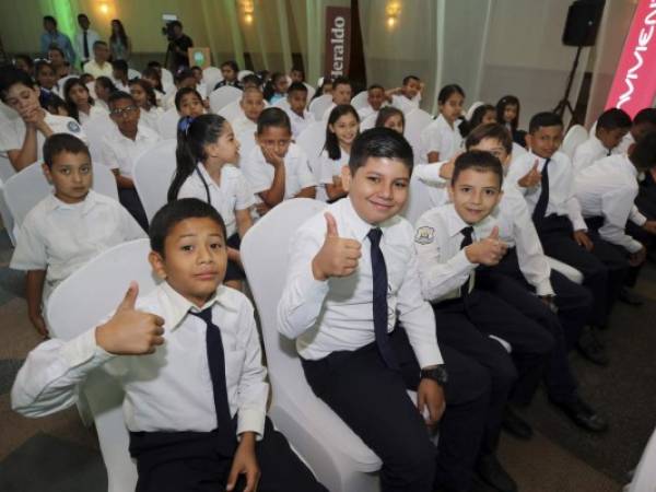 Los niños llegaron al evento con la convicción de salvar la Tierra. Fotos: Davis Romero/EL HERALDO.