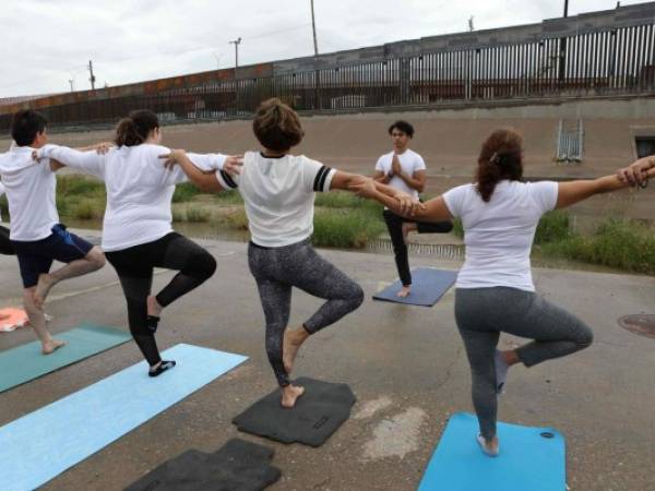 Algunos de los participantes manifestaron su satisfacción por compartir una actividad de paz en un lugar donde cientos de personas han vivido situaciones difíciles. Fotos: Agencia AFP.