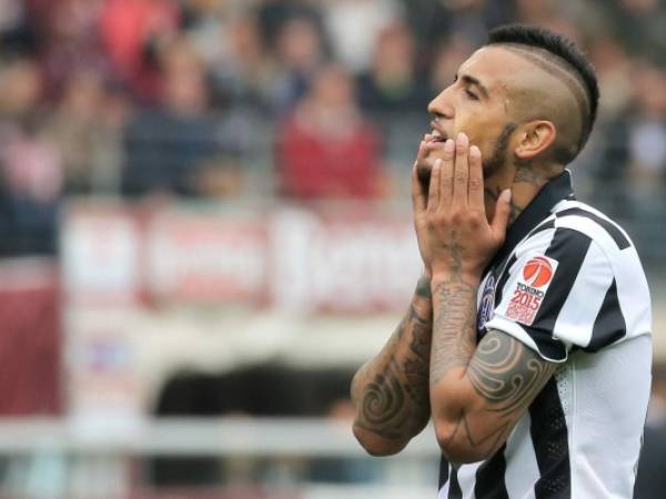 Arturo Vidal lamenta la derrota.