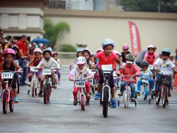 A la 7:00 de la mañana arranca la justa deportiva de los menores en el parqueo del Mall Multiplaza de Tegucigalpa.