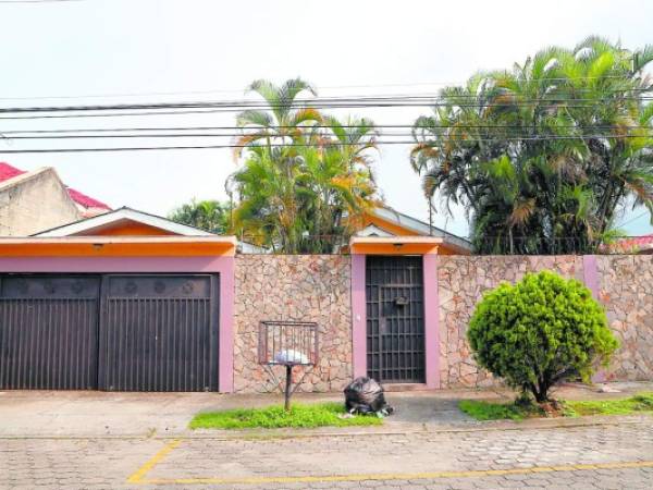 En la colonia Jardines del Valle, fiscales y militares allanaron ayer una vivienda vinculada con los Matta.