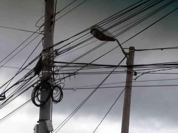 Unas 88 mil lámparas de sodio rodean gran parte de las zonas iluminadas de la capital, pero estas son dañinas para el ambiente.