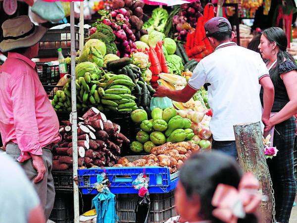 Otros productos como la mayoría de lácteos, pollo, embutidos y los huevos mantienen, por el momento, sus precios sin alzas.